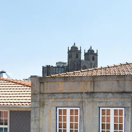 Orm- Flores Apartament Porto
