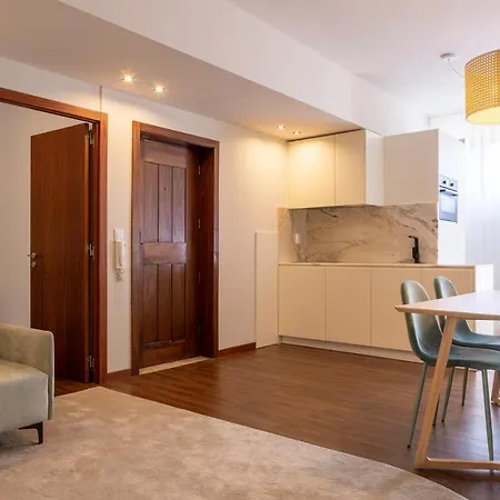 Orm- Flores Apartament Porto